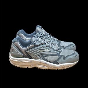 Size 8 - BROOKS Beast MEDIUM METAL GREY/GRIFFEN GREY Mens 41100 001